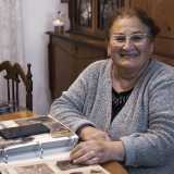 Abbiamo ripercorso la gloriosa storia di questa famiglia con la 73enne Annamaria Rizzi-Marzullo, nipote di Vitantonio, che nella propria abitazione conserva con nostalgia vecchie immagini, ritagli di giornale e quel che resta degli oggetti che un tempo arredavano gli antichi lidi